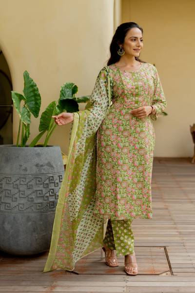 MIRCHI FASHION Women Kurta Pant Dupatta Set