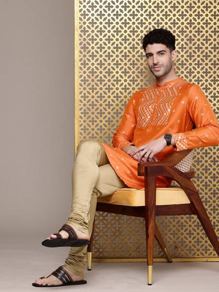 House of Pataudi Men Kurta Pyjama Set
