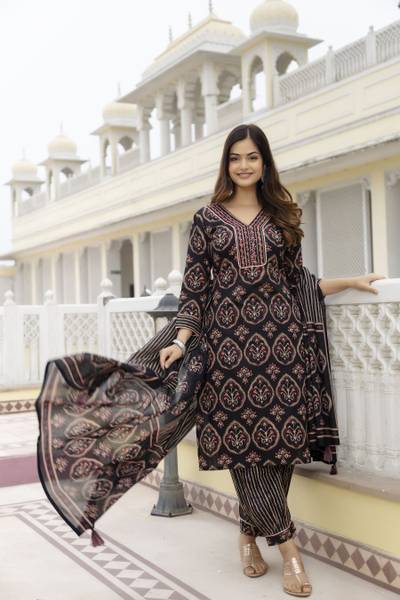 ETHNIFLAIR Women Kurta Patiala Dupatta Set