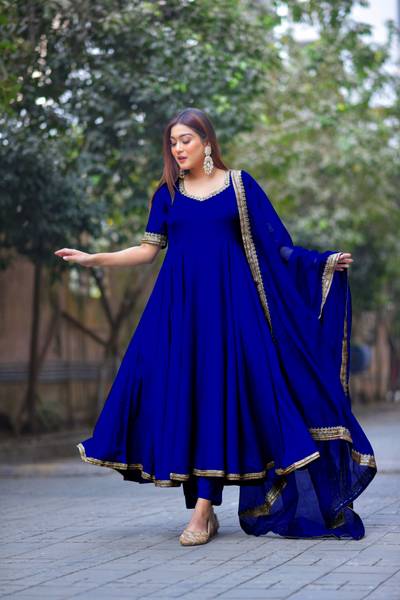 Gosriki Women Kurta Pant Dupatta Set