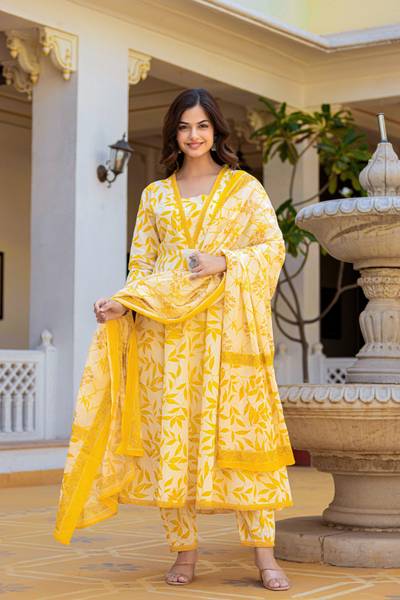 Saabhi Self Design Kurta, Trouser/Pant & Dupatta Set