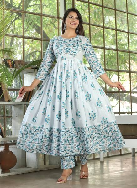 Vaimiya Women Kurta Pant Dupatta Set