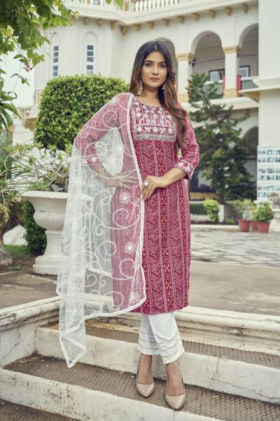 TRAHIMAM Women Kurta Pant Dupatta Set