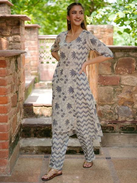 LIBAS Women Kurta Palazzo Set