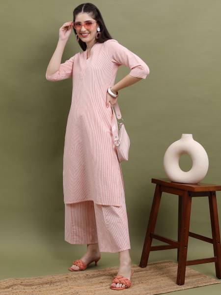 Vishudh Women Kurta Set