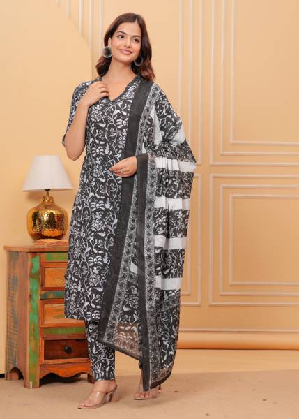 Lamba Creations Women Kurti Pant Dupatta Set