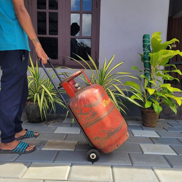 Xplore Full Metal Heavy Duty LPG Gas Cylinder Trolley With Wheels And Handle Gas Cylinder Trolley