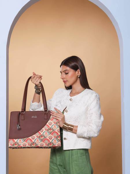 ZOUK Women Multicolor Tote