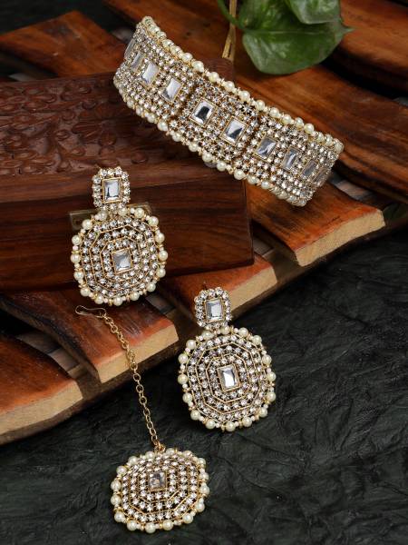 Sukkhi Alloy Gold-plated White Jewellery Set