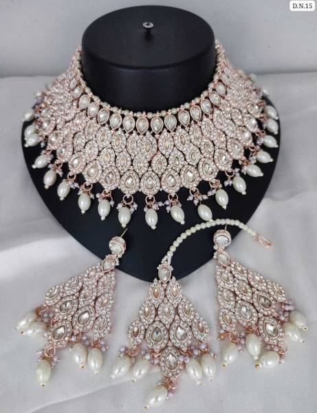 Lucentarts Jewellery Alloy Gold-plated White Jewellery Set