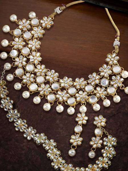 Oomph Alloy Gold-plated Gold, White Jewellery Set