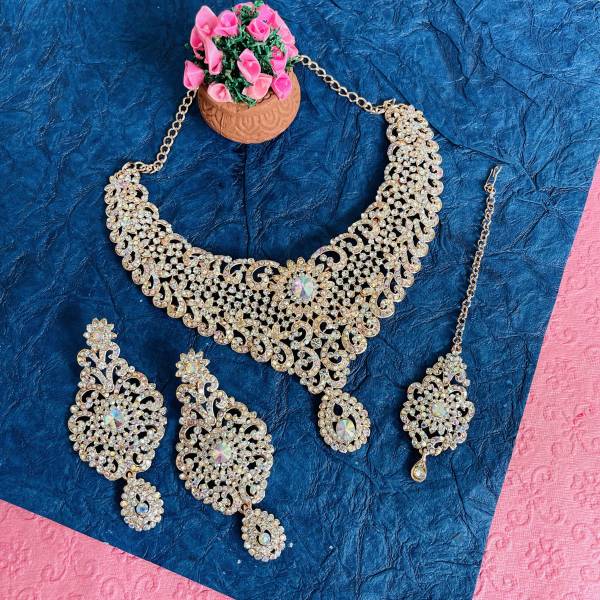 VATSALYA creation Alloy Gold-plated White Jewellery Set