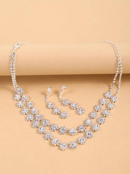 Dressberry Alloy Silver Jewellery Set