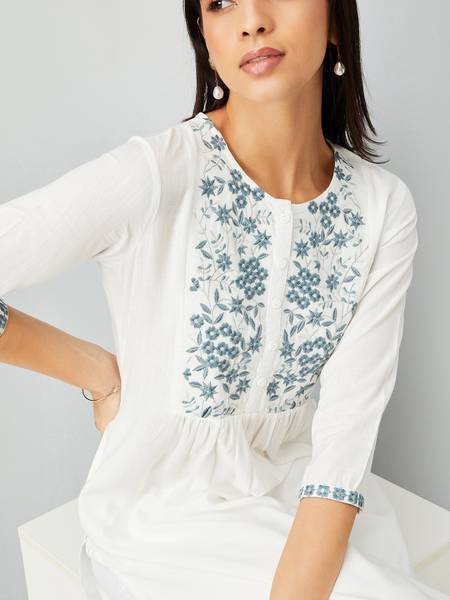 MAX Women Embroidered Straight Kurta