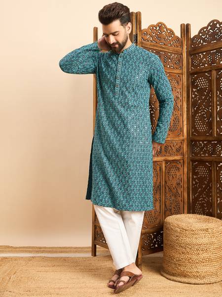 House of Pataudi Men Embroidered Straight Kurta