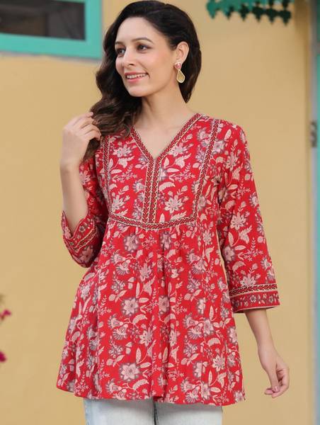 Golden Wings Women Floral Print Straight Kurta