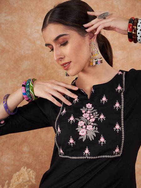 Sangria Women Embroidered Straight Kurta