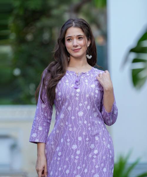 BKApparels Women Floral Print Straight Kurta