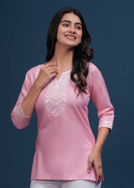 Pingaksh Women Embroidered Straight Kurta