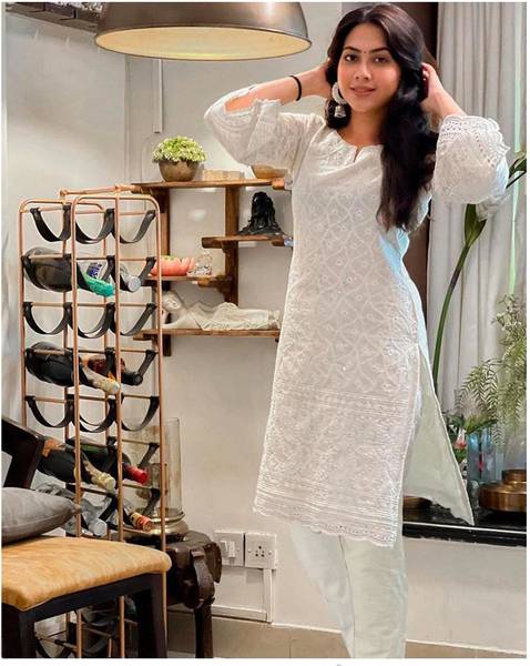 KAYRAAH Women Chikan Embroidery Straight Kurta