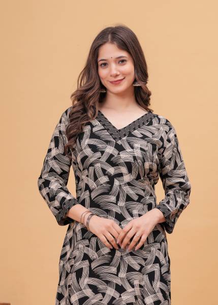 Dressar Women Floral Print Straight Kurta