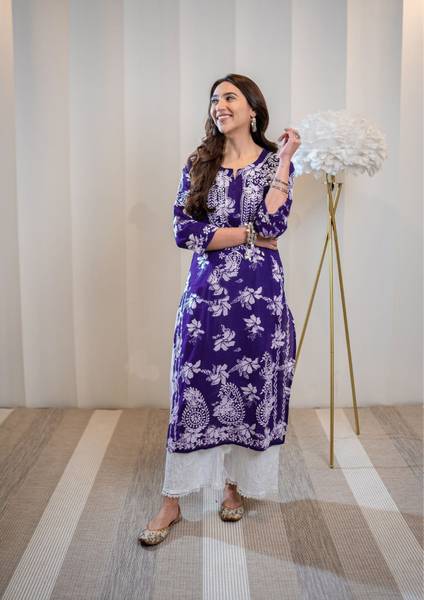 Gosriki Women Chikan Embroidery Straight Kurta