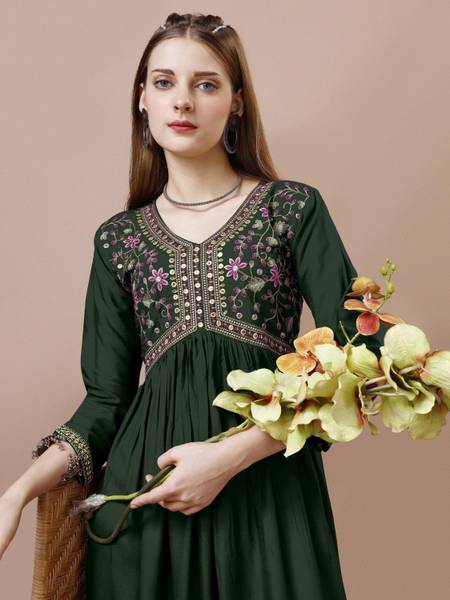 Shree Ramkrishna Fab Women Embroidered Anarkali Kurta