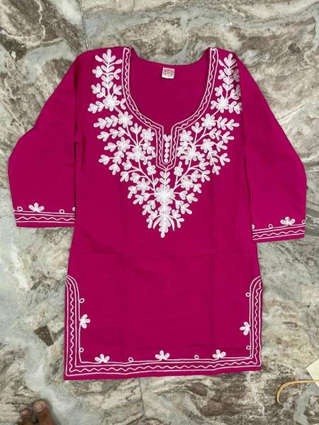 CROWN KING GARMENTS Women Embroidered Straight Kurta