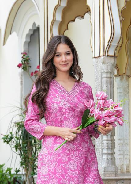 PRISCA Women Floral Print Straight Kurta