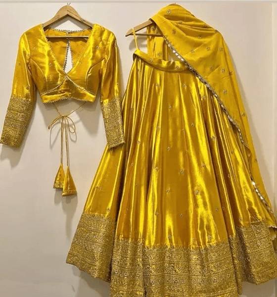 QUEDDY'S Embroidered Semi Stitched Lehenga Choli