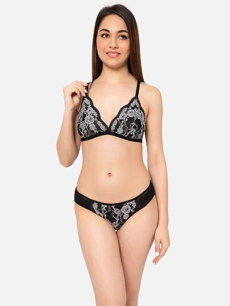 Clovia Lingerie Set