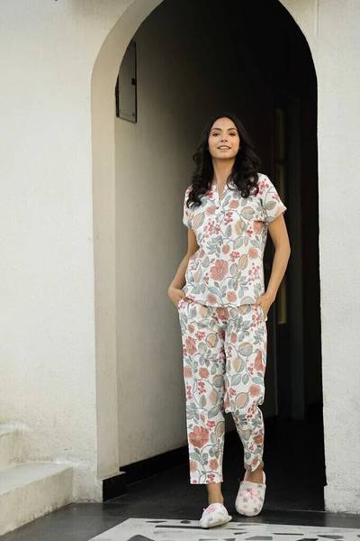 Janmantar Women Floral Print Multicolor Top & Pyjama Set