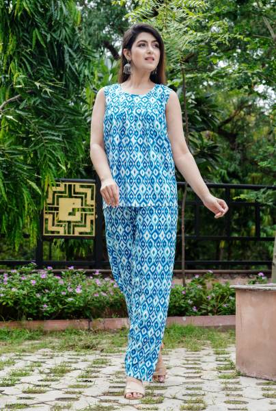 Gamyam Women Printed Light Blue Top & Pyjama Set