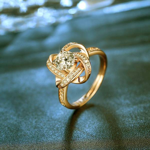 Gold ring for on sale girl under 7000