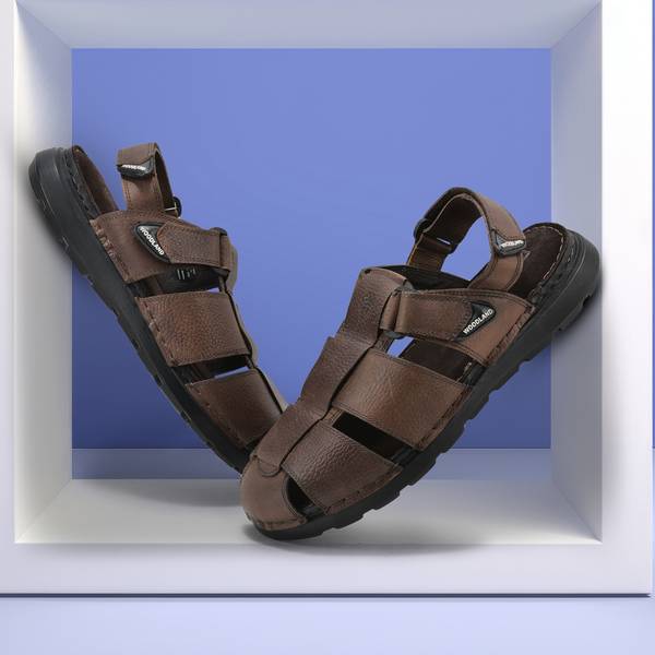 WOODLAND Men Casual