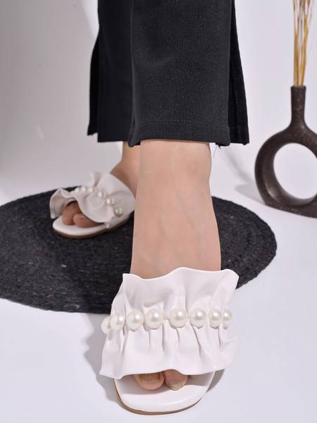 SHOETOPIA Women Flats