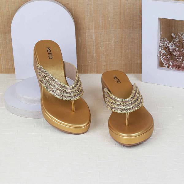 METRO Women Wedges