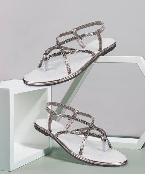 MOCHI Women Flats