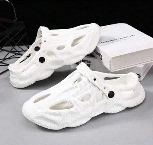 CROXIFY Men White Clogs