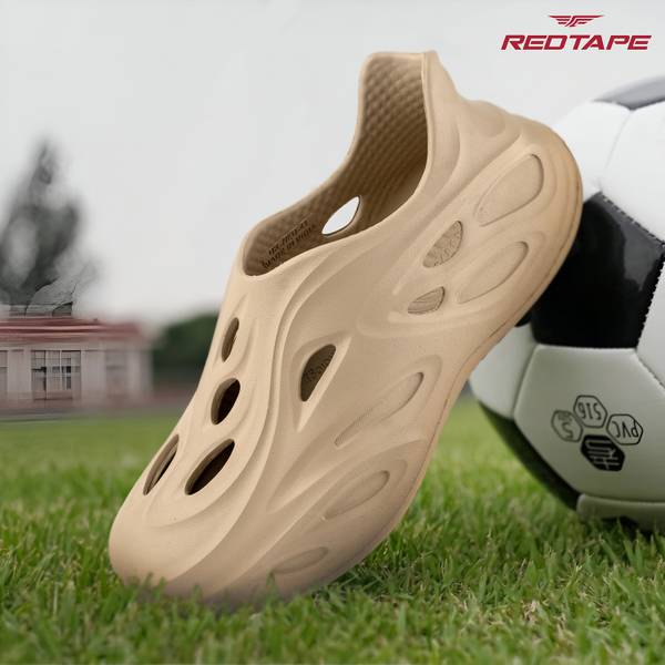 RED TAPE Men Beige Clogs