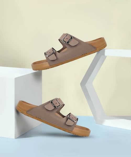 WALKAROO Men Sandals