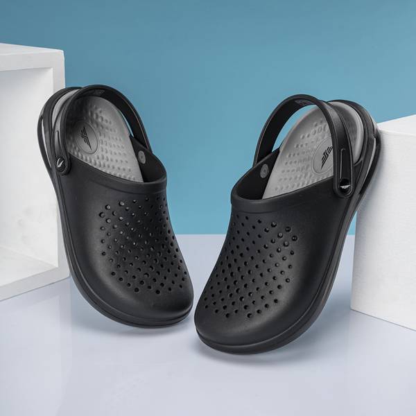 RED TAPE Men Clogs