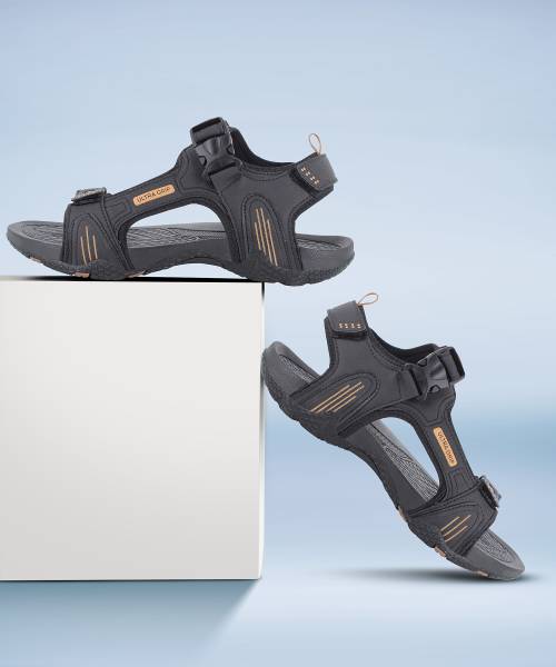 Sparx SS 577 Men Black Sports Sandals