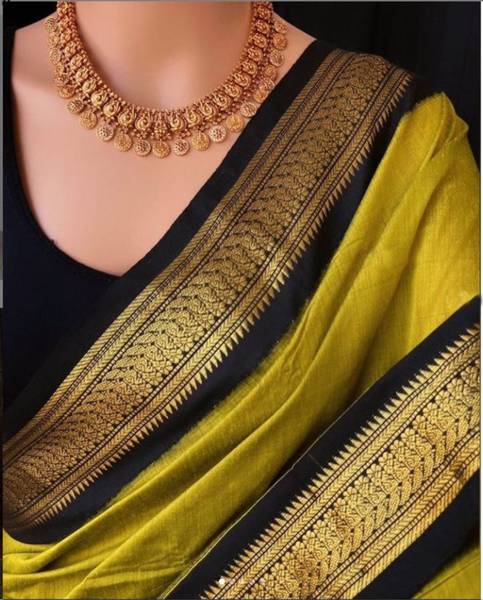 looknchoice Woven, Temple Border Banarasi Silk Blend Saree