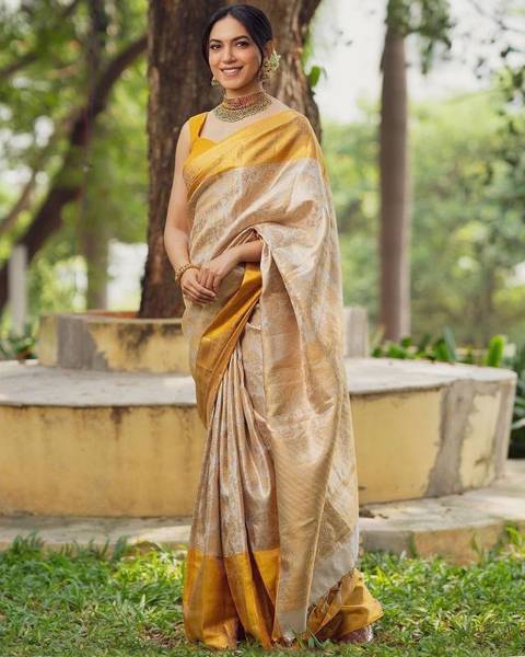 AMRUTKALA SAREES Woven Banarasi Silk Blend Saree