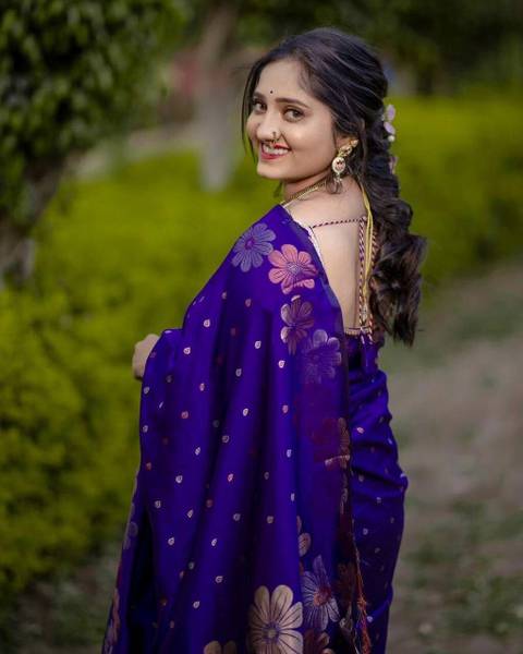 AVANTIKA FASHION Woven Kanjivaram Pure Silk, Art Silk Saree