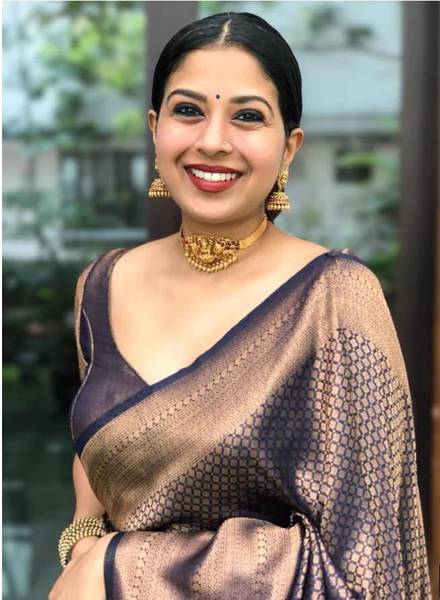 KING VULTURE Woven, Embellished Banarasi Jacquard, Cotton Silk Saree
