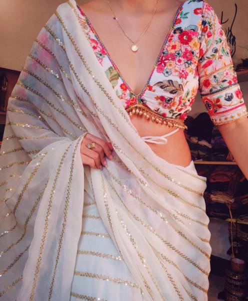 BRAHMSHAKTI Striped Bollywood Georgette Saree