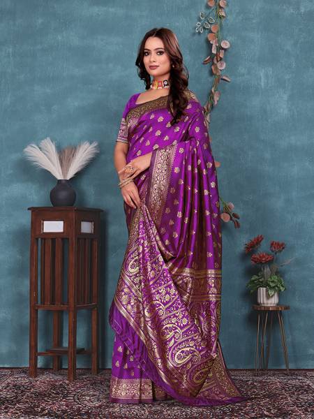 Omsaiarts Woven Kasavu Silk Blend Saree