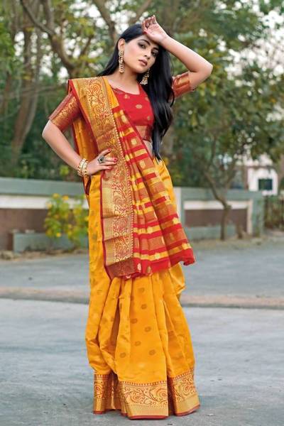 KING VULTURE Woven, Embellished Banarasi Jacquard, Cotton Silk Saree